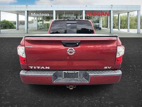Used 2017 Nissan Titan SV RWD image 4