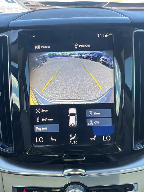 Used 2018 Volvo XC60 T6 Momentum w/ Convenience Package AWD/4WD image 16