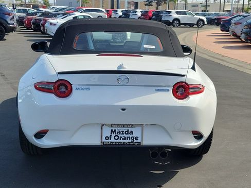 New 2026 MAZDA MX-5 Miata Club w/ Interior Package RWD image 18
