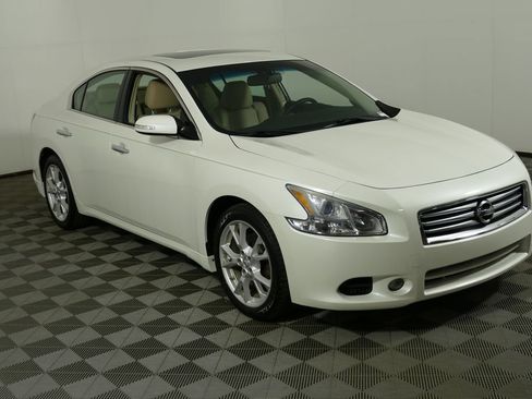 Used 2014 Nissan Maxima 3.5 SV w/ Technology Package FWD image 1