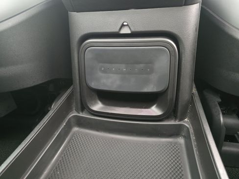 Used 2024 Rivian R1S Adventure AWD/4WD image 33
