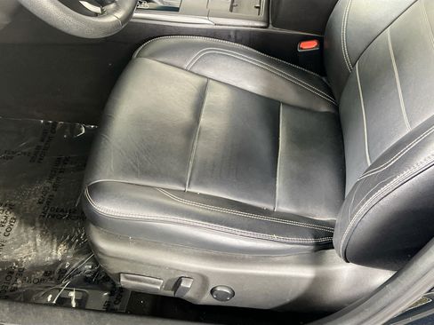 Used 2016 Toyota Camry XLE FWD image 18