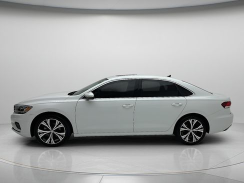 Used 2022 Volkswagen Passat 2.0T SE FWD image 7