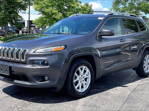 Used 2017 Jeep Cherokee Latitude w/ Safety/Convenience Group AWD/4WD image 15