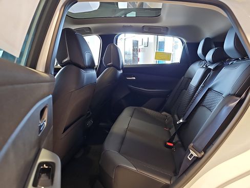 New 2026 Nissan Leaf Platinum+ w/ Cargo Package (Platinum+) FWD image 7