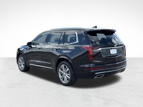 Used 2024 Cadillac XT6 Premium Luxury w/ Technology Package FWD image 3
