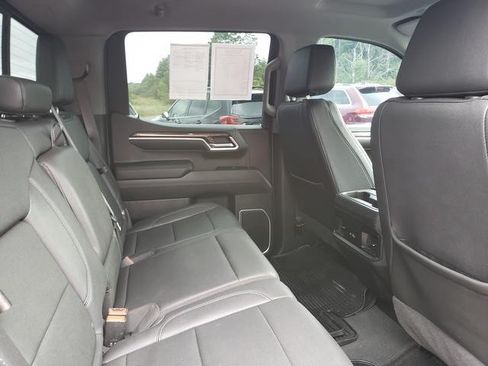 Used 2022 Chevrolet Silverado 1500 LT w/ Z71 Off-Road Package AWD/4WD image 16