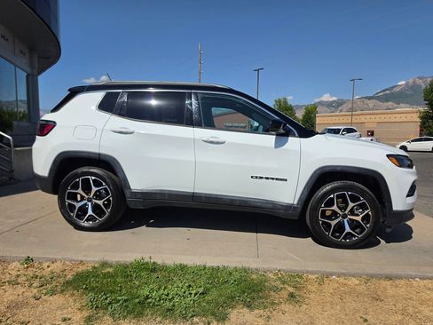 Used 2025 Jeep Compass Limited AWD/4WD image 4