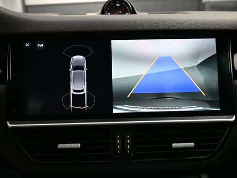 Used 2019 Porsche Cayenne image 12