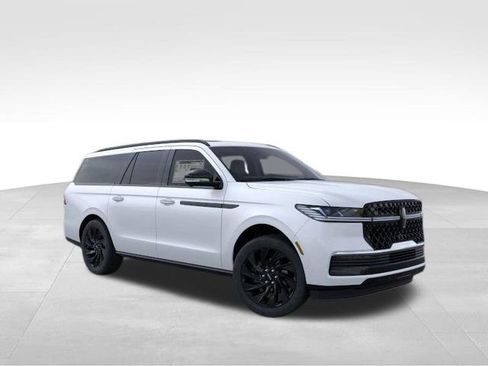 New 2025 Lincoln Navigator L Reserve w/ Jet Appearance Package image 8