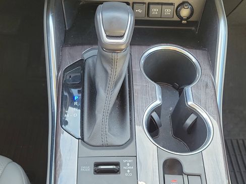 Used 2021 Toyota Highlander Limited image 30