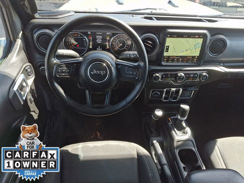 Used 2022 Jeep Gladiator Willys image 12