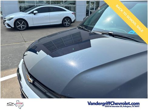 Used 2021 Chevrolet TrailBlazer LT w/ Convenience Package FWD image 2