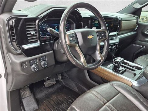 Used 2023 Chevrolet Silverado 1500 High Country w/ Z71 Off-Road Package AWD/4WD image 10