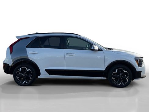 Used 2023 Kia Niro Wave image 6