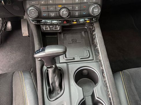 Used 2023 Dodge Durango R/T w/ Hemi Orange Plus Package AWD/4WD image 19