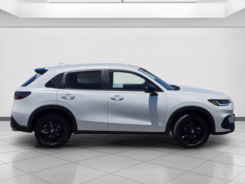 Certified 2025 Honda HR-V Sport image 4