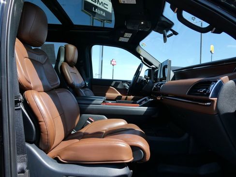 Used 2022 Lincoln Navigator L Reserve w/ Equipment Group 201A image 14