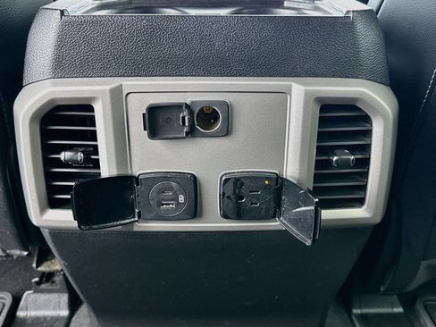 Used 2020 Ford F250 Lariat w/ Lariat Value Package AWD/4WD image 16