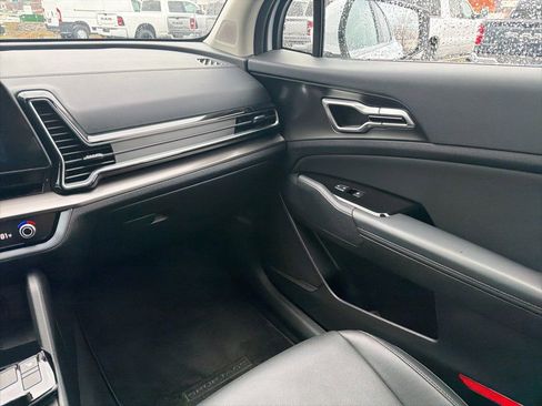 Used 2025 Kia Sportage EX AWD/4WD image 24