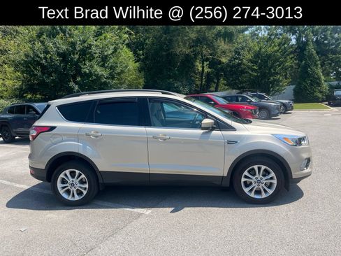 Used 2018 Ford Escape SE w/ SE Sync 3 Package FWD image 2