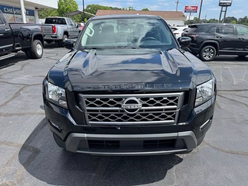 Used 2023 Nissan Frontier SV w/ SV Convenience Package RWD image 12