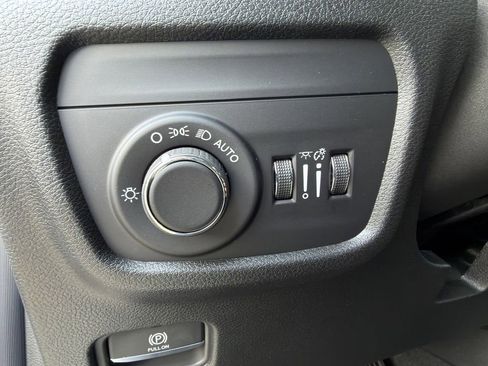 New 2025 Jeep Grand Cherokee L Altitude AWD/4WD image 18