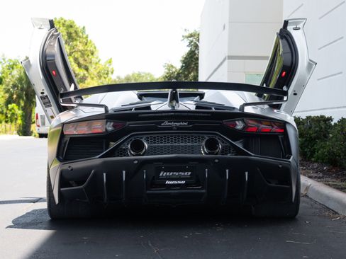 Used 2020 Lamborghini Aventador SVJ AWD/4WD image 49