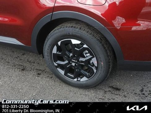 Used 2025 Kia Sorento S w/ Panoramic Sunroof Package image 3