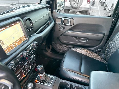 Used 2021 Jeep Gladiator Overland image 25