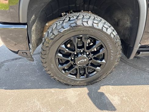 Used 2025 Chevrolet Silverado 2500 High Country w/ High Country Premium Package AWD/4WD image 27
