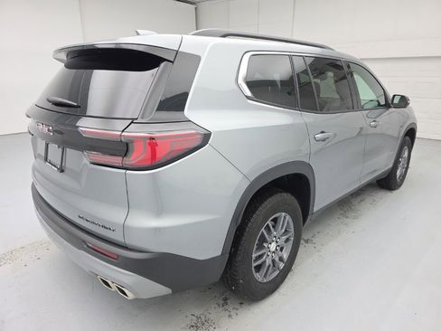 Used 2025 GMC Acadia Elevation image 12