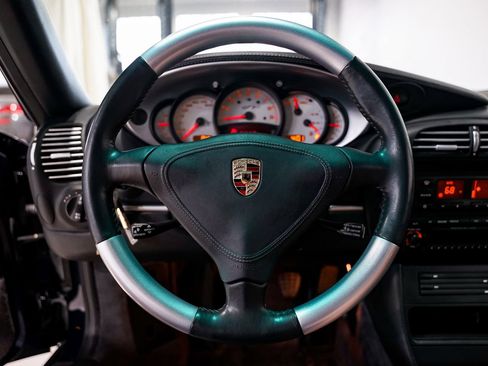 Used 2004 Porsche 911 GT3 RWD image 10