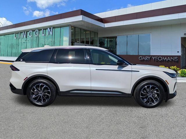 New 2026 Lincoln Nautilus Premier AWD/4WD image 3