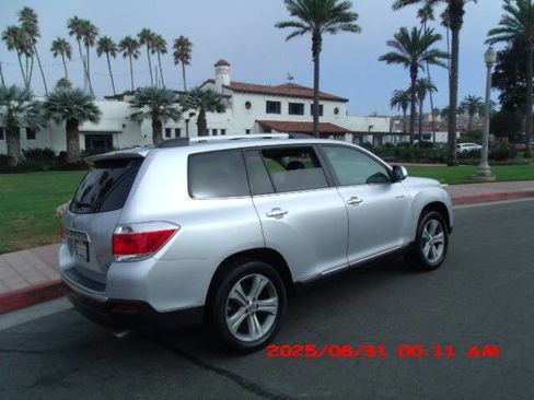 Used 2011 Toyota Highlander Limited image 27
