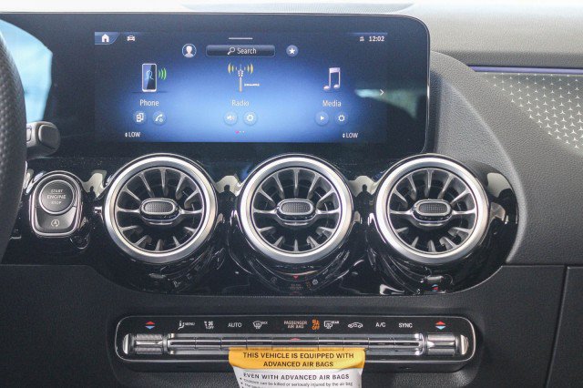 Used 2025 Mercedes-Benz GLA 35 AMG 4MATIC image 13