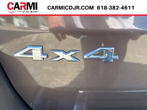 Used 2017 Jeep Grand Cherokee Limited w/ Luxury Group II AWD/4WD image 9