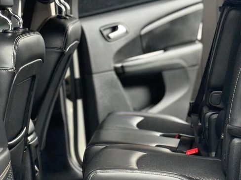 Used 2017 Dodge Journey Crossroad image 4
