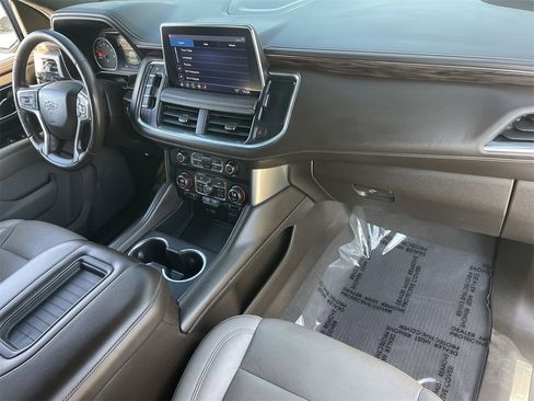 Used 2021 Chevrolet Suburban Z71 w/ Z71 Off-Road Package image 11