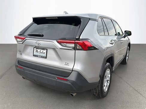 Used 2023 Toyota RAV4 LE AWD/4WD image 4