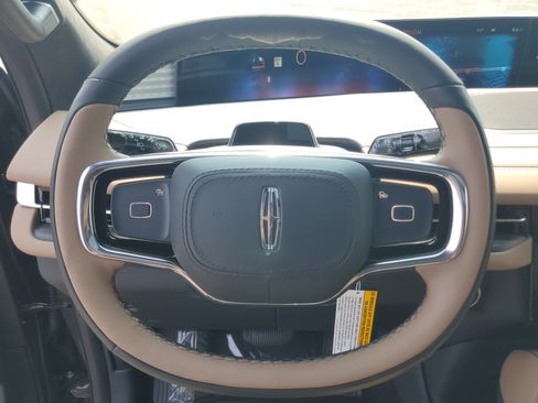 New 2027 Lincoln Navigator Black Label AWD/4WD image 16