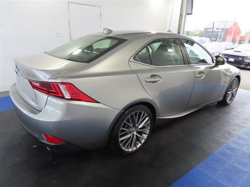 Used 2015 Lexus IS 250 w/ Premium Package RWD image 10