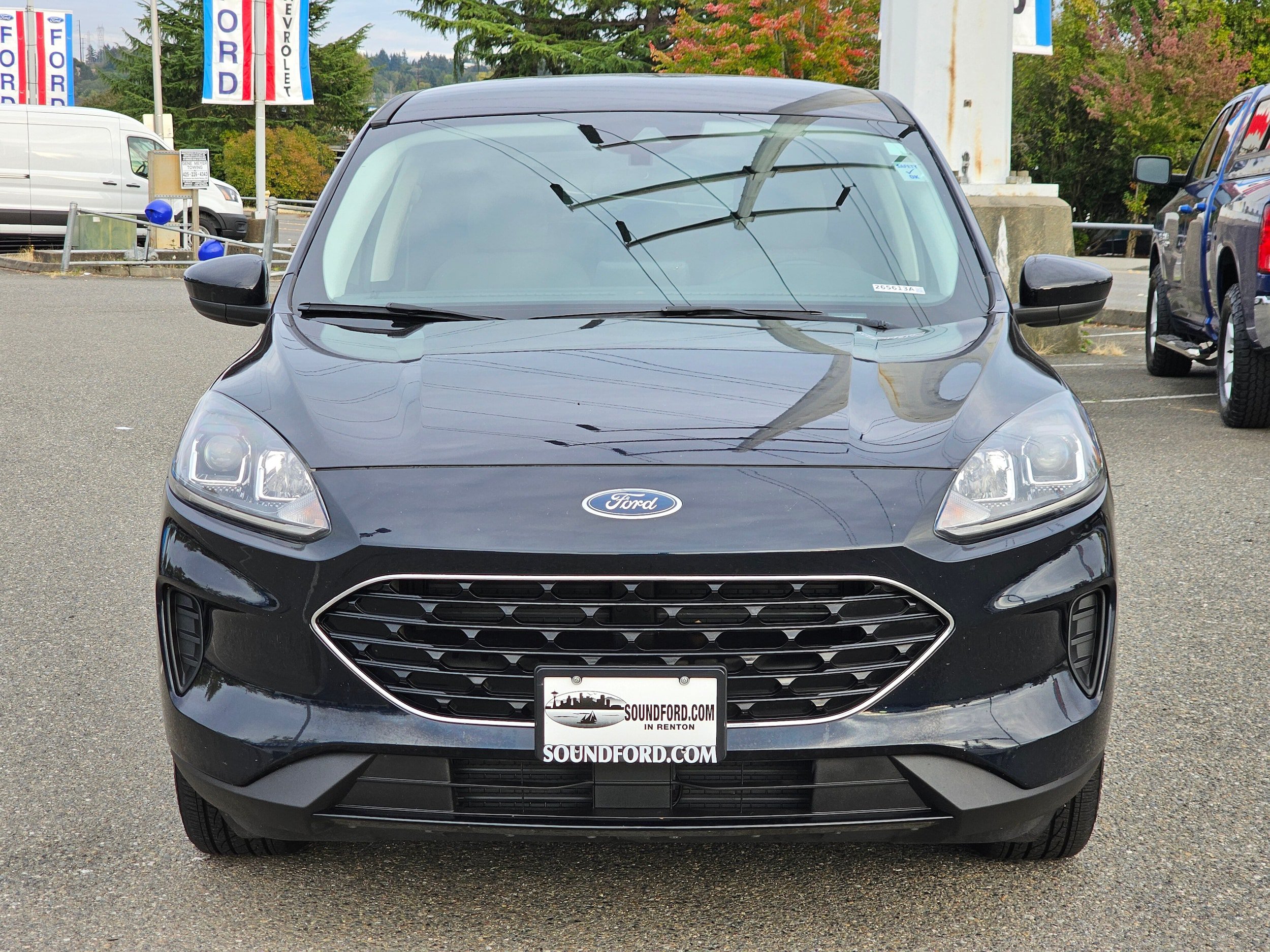 Certified 2021 Ford Escape SE w/ SE Sport Appearance Package FWD image 2