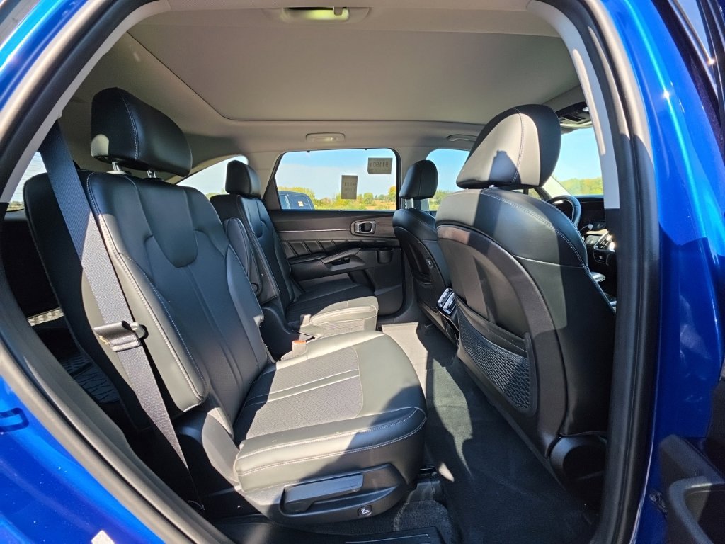 Used 2021 Kia Sorento EX AWD/4WD image 5