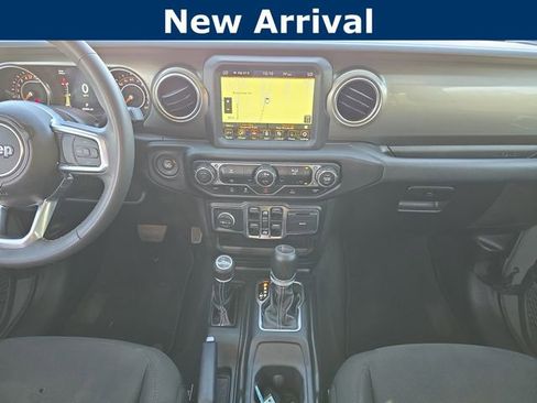 Used 2023 Jeep Gladiator Overland image 11