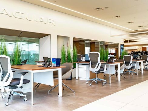 New 2026 Land Rover Range Rover SV image 30