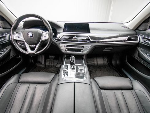 Used 2020 BMW 740i xDrive AWD/4WD image 15