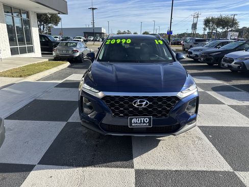 Used 2019 Hyundai Santa Fe FWD image 2
