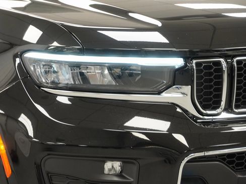 Certified 2023 Jeep Grand Cherokee Overland image 6