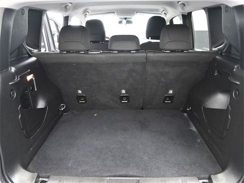 Used 2020 Jeep Renegade Sport image 14